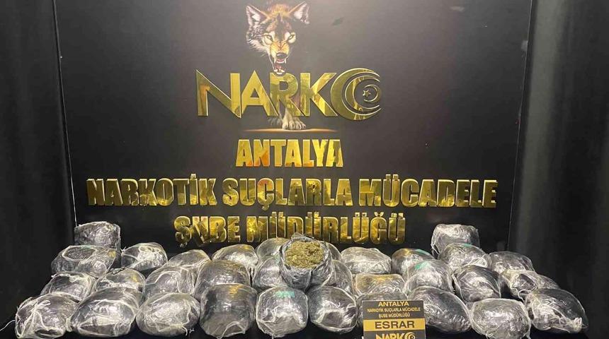 Antalya’da zehir tacirlerine darbe