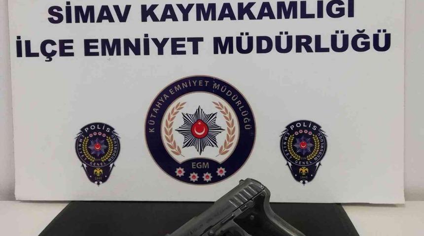 Simav’da alkollü ve silahlı sürücü kovalamaca sonucu yakalandı