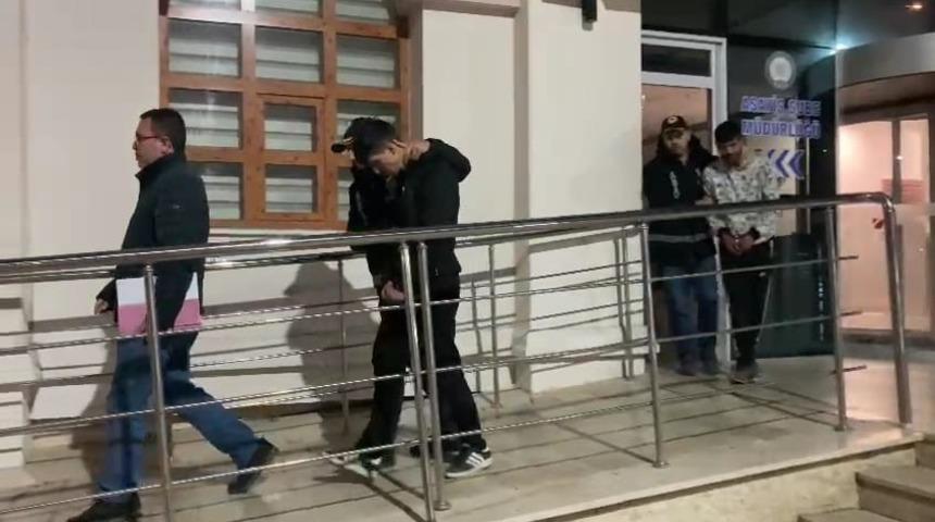 Konya’da araçların ses sistemini çalan 2 şüpheli yakalandı