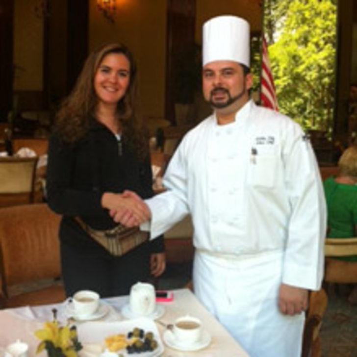 Abdullah Gül'ün Yemeklerini Yapıyor