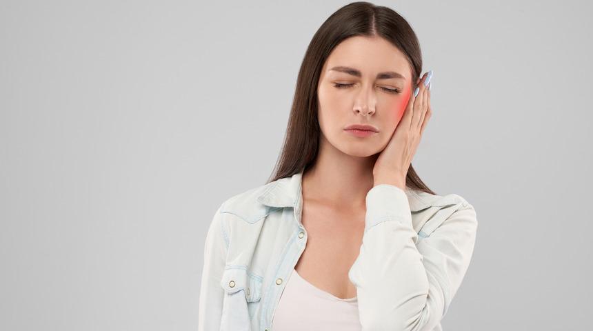 Kulak iltihabına ne iyi gelir, belirtileri nelerdir? Orta kulak iltihabı nasıl iyileşir, evde doğal tedavi ile nasıl ge&ccedil;er?