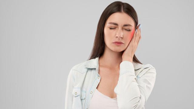 Kulak iltihabına ne iyi gelir, belirtileri nelerdir? Orta kulak iltihabı nasıl iyileşir, evde doğal tedavi ile nasıl geçer?