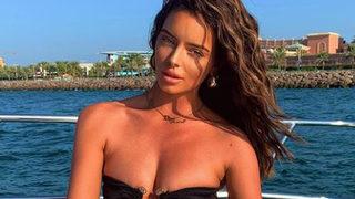 Maura Higgins frikik vermekten korkup galaya gitmedi! Elbisesini giyip gösterdi