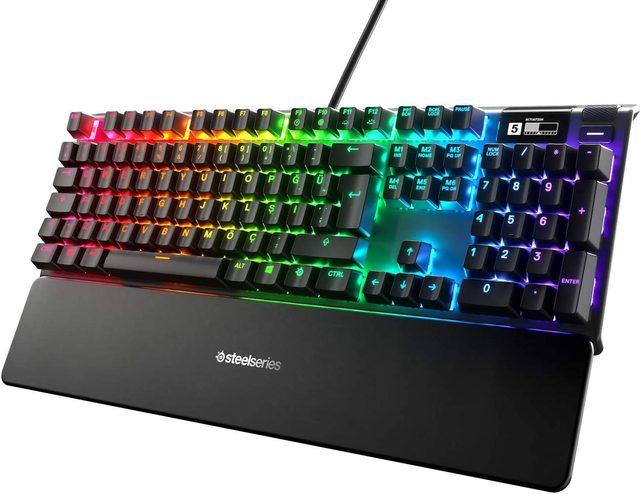 Rengârenk ışıklandırmaları sevenlere en iyi RGB klavye önerileri ve markaları