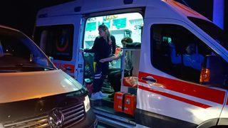 Otomobil ile kamyonetin çarpıştığı kazada 3 kişi yaralandı