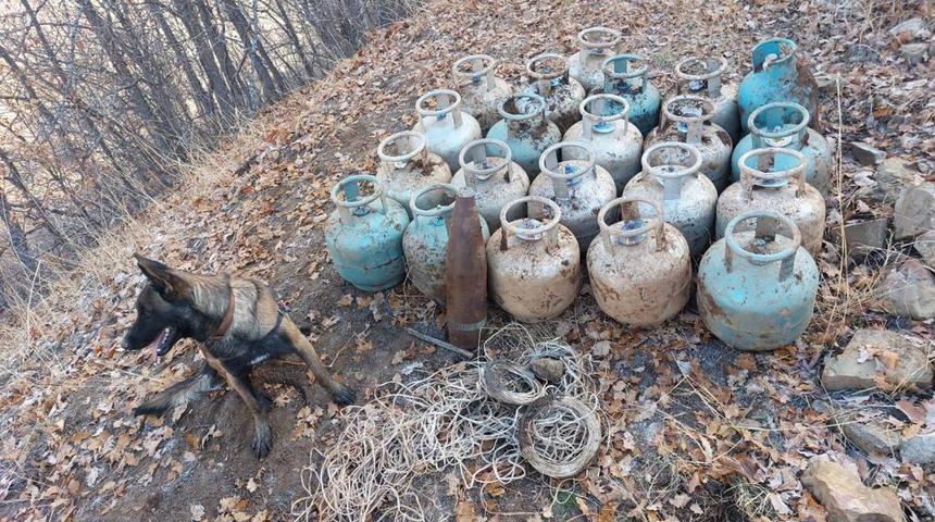 Bingöl'de araziye gömülü bulunan el yapımı patlayıcı malzemeleri imha edildi