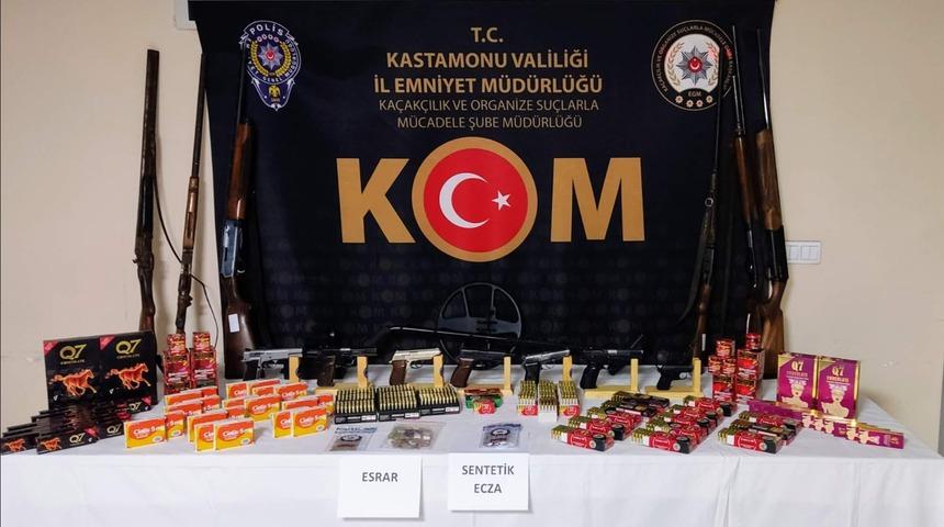 Kastamonu'da "Silindir Operasyonu" kapsamında 14 şüpheli yakalandı