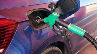 Son dakika: Benzine 2,15 TL, motorine 1,90 TL indirim! Akaryakıt almak için bu geceyi bekleyin, benzin fiyatları o sınıra iniyor