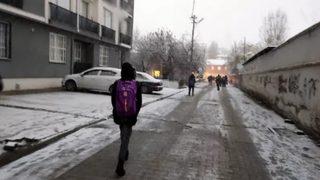 Yarın okullar tatil mi? 8 Aralık Perşembe Van’da okullar kar tatili olacak mı? Gözler Van Valiliğinde