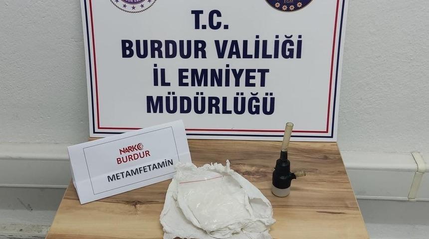Burdur’daki uyuşturucu operasyonlarında 33 kişiye işlem yapıldı, 1 kişi tutuklandı