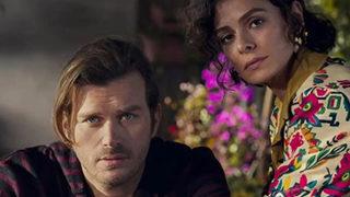 Özge Özpirinçci, Kıvanç Tatlıtuğ ile başrolü paylaşacağı diziden çıkarıldı! Yerine Serenay Sarıkaya geliyor