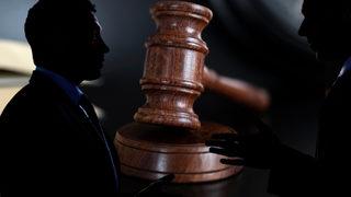 Bunu yapmak isterseniz bir kere daha düşünün! Yargıtay acımadı! Tazminatsız işten çıkarıldılar...