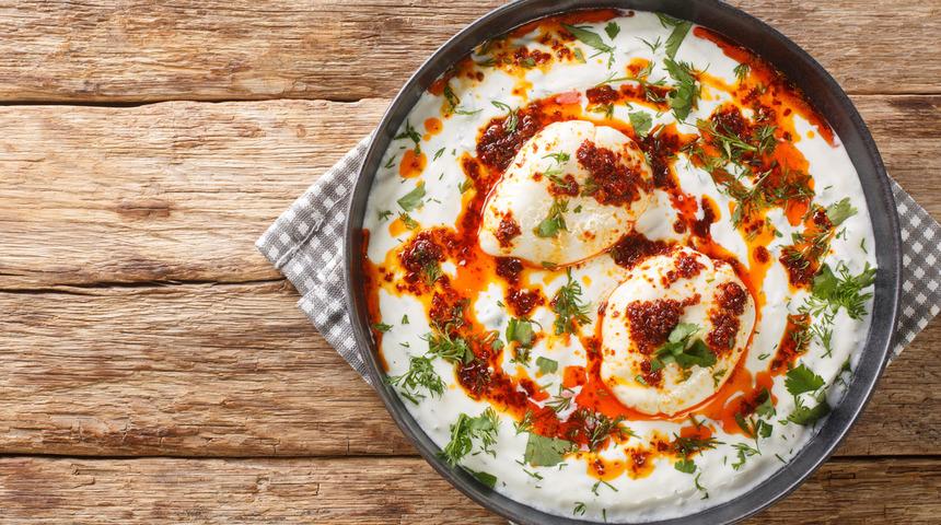 Ispanaklı pastırmalı çılbır tarifi ve malzemeleri nedir? Ispanaklı pastırmalı çılbır nasıl yapılır?