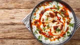 Ispanaklı pastırmalı çılbır tarifi ve malzemeleri nedir? Ispanaklı pastırmalı çılbır nasıl yapılır?