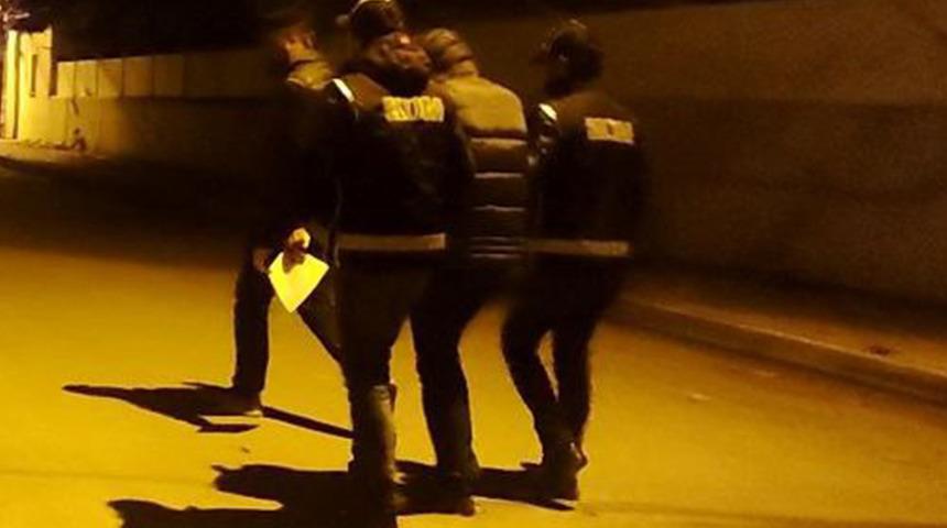 Polisler şüphelendi, kimliğini istedi! 'Avukatım' dese de kurtulamadı... İlk vukuatı değil