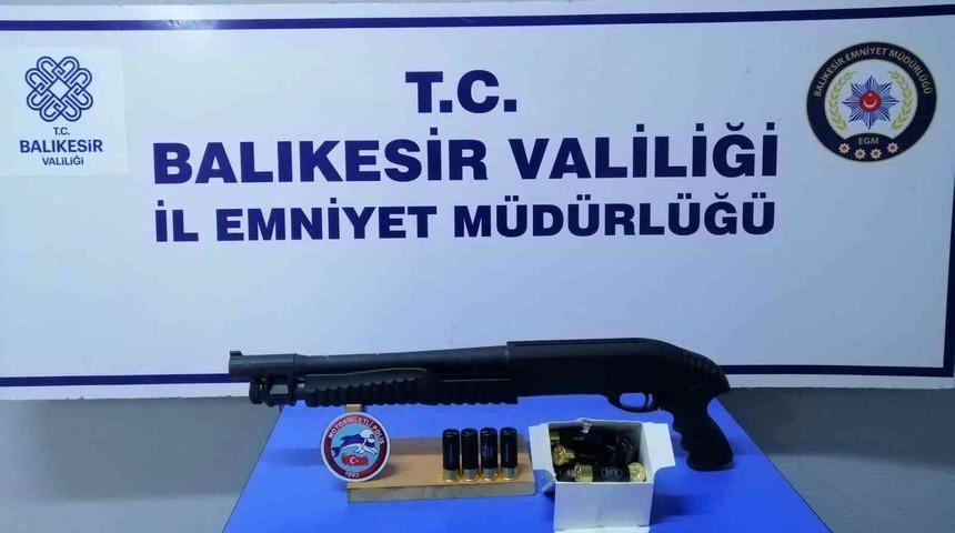 Balıkesir’de aranan 62 şahsa gözaltı