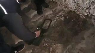 Ekipler şaşkına döndü! Toprağından altından cephane çıktı