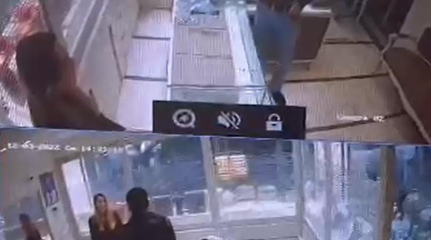 Bodrum'da kuyumcudaki soygun girişimi güvenlik kamerasına yansıdı