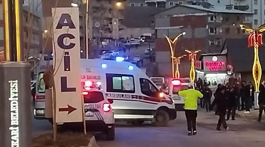 Hakkari'de silahlı kavga! Esnaf kepenk kapattı