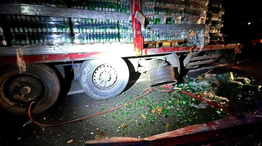 Afyonkarahisar’da gece yarısı feci kaza: Lastik tamiri sırasında 2 kişi hayatını kaybetti