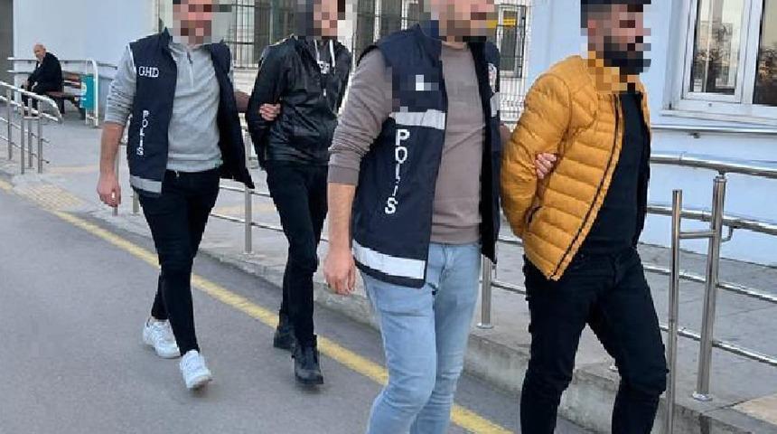 15  şahsı ka&ccedil;ak yollarla T&uuml;rkiye&rsquo;ye sokan 2 ş&uuml;pheli tutuklandı