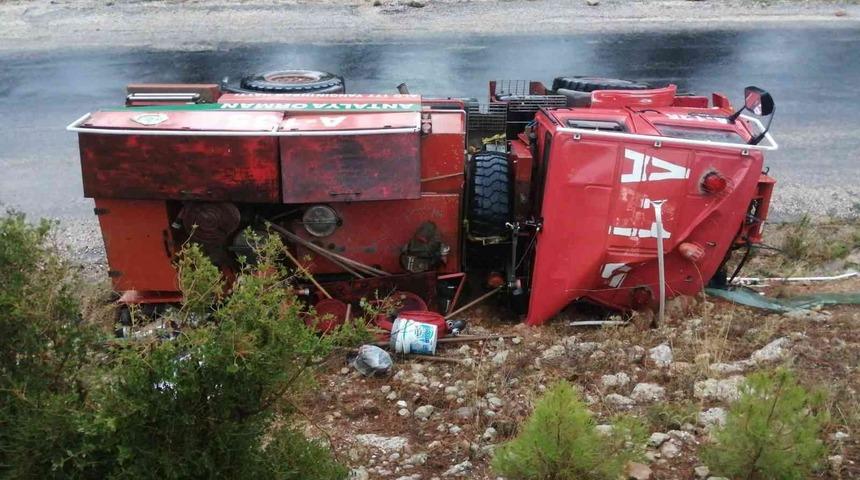 Orman işletmesi arazözü devrildi: Orman işçileri ölümden döndü