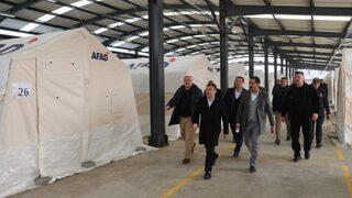 Düzce Valisi Atay, depremin merkez üssü Gölyaka'da incelemelerde bulundu