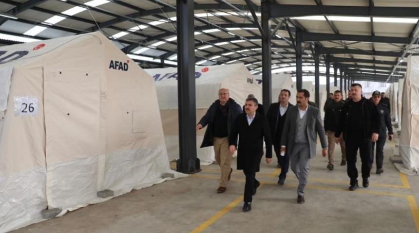 Düzce Valisi Atay, depremin merkez üssü Gölyaka'da incelemelerde bulundu