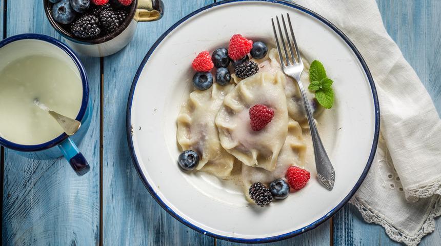 Orman meyveli kızarmış mantı tarifi: Orman meyveli kızarmış mantı nasıl yapılır?