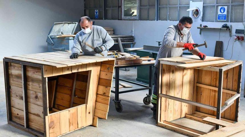 Ankara Büyükşehir Belediyesi atık malzemelere yeniden hayat veriyor