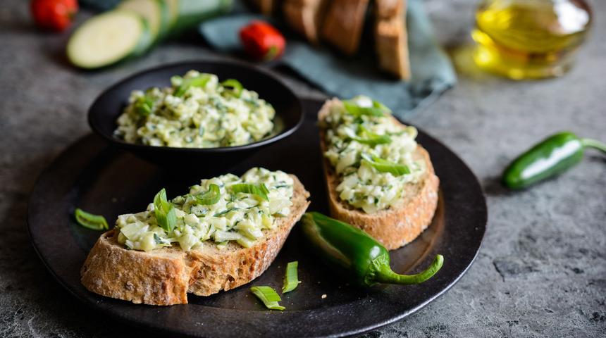 Alfredo soslu pratik kabaklı ekmek tarifi: Alfredo soslu pratik kabaklı ekmek nasıl yapılır?