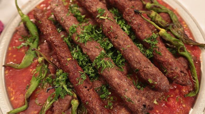 Zuhal Topal'la Yemekteyiz Kilis usulü altı ezmeli kebap tarifi! Kilis usulü altı ezmeli kebap nasıl yapılır? Tadına doyamayacaksınız