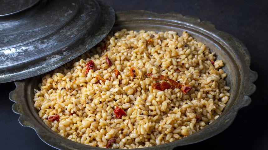 Siyez bulgurlu ekşili pilav tarifi: Siyez bulgurlu ekşili pilav nasıl yapılır?