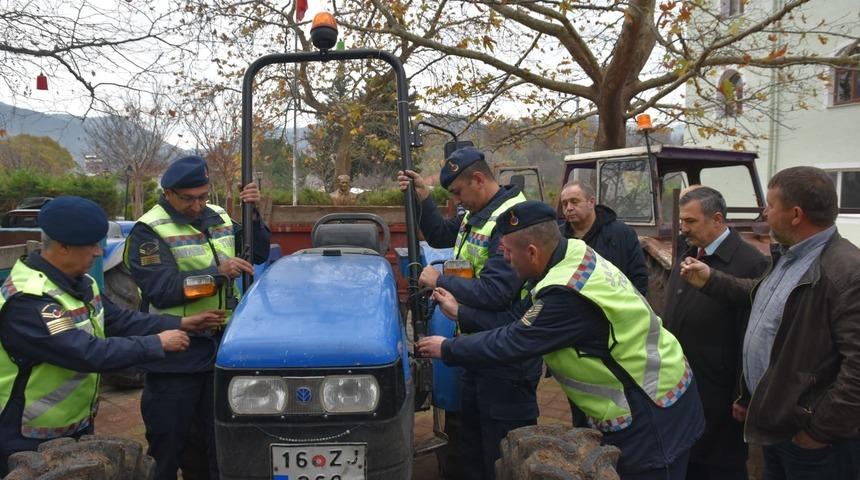 25 koyunu kaybolan kadının yardımına jandarma yetişti