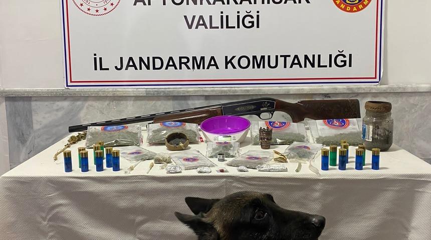 Afyonkarahisar'da uyuşturucu operasyonunda 2 şüpheli yakalandı