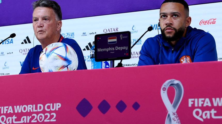 ''Depay ile dudak dudağa öpüşüyoruz'' Hollanda Teknik Direktörü Van Gaal'den flaş sözler