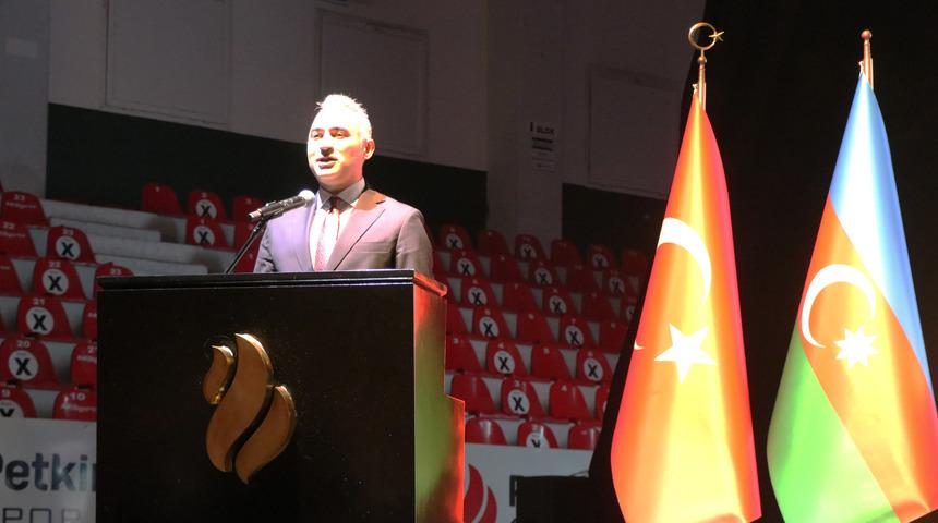 İzmir'de Türkiye ve Azerbaycan'ın ortak değerleri "Kardeşlik Destanı" gösterisiyle sunuldu