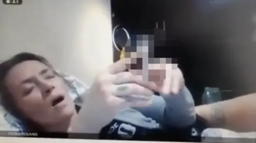 Online duruşmaya yarı çıplak katılan hakim yine sınırları zorladı! Transparan iç çamaşırıyla paylaşımı olay yarattı