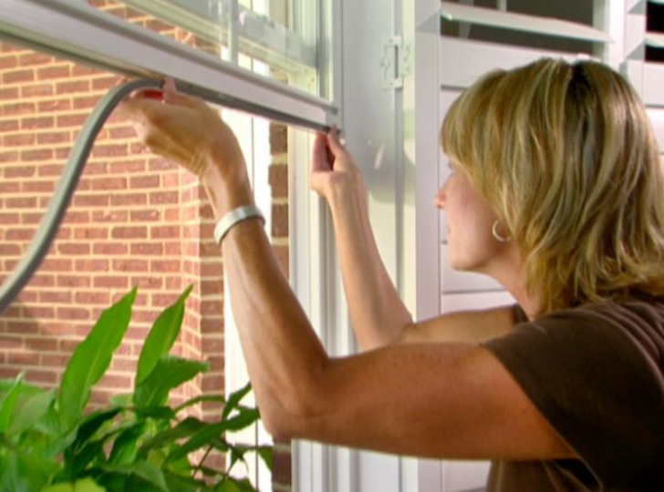 4- ÇOĞU ISI PENCERELERDEN KAYBEDİLİR