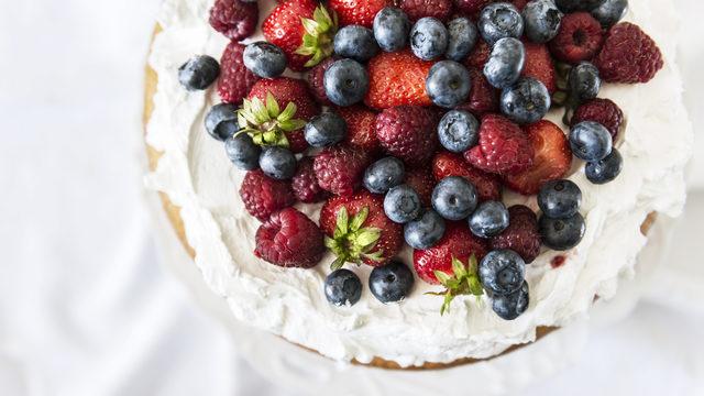 Orman meyveli pasta tarifi: Orman meyveli pasta nasıl yapılır?