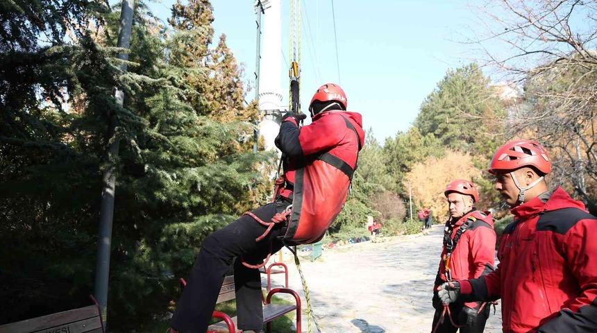 Jandarma Arama Kurtarma Timleri’nden teleferikte kurtarma tatbikatı