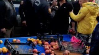 Zabıta memurları meyve sıkma makinesine el koyunca deliye döndü! O anlar kamerada
