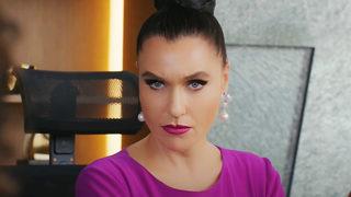 Yasak Elma'nın Ender'i Şevval Sam göğüs dekolteli pozunu paylaştı! Ünlü isimler yorum yağdırdı