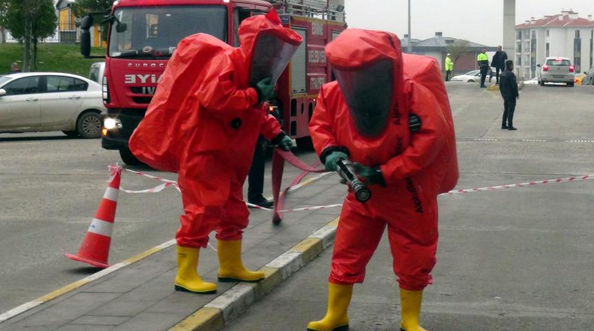 Bir anda hastane bahçesinde belirdiler! Görenler telefona sarıldı... Tatbikat gerçeği aratmadı