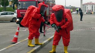 Bir anda hastane bahçesinde belirdiler! Görenler telefona sarıldı... Tatbikat gerçeği aratmadı