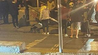 Otomobilin çarptığı direk yayanın üzerine devrildi: 1 ölü