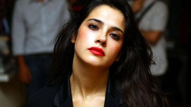 Annelik heyecanı yaşayan Funda Eryiğit'ten evlilik müjdesi