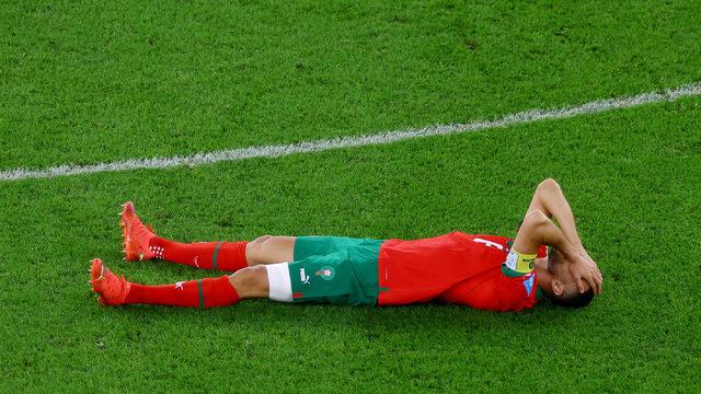 Son dakika: Süper Lig devi şokta! Romain Saiss, Fas - Portekiz maçında sakatlandı, sedye ile oyundan çıktı!