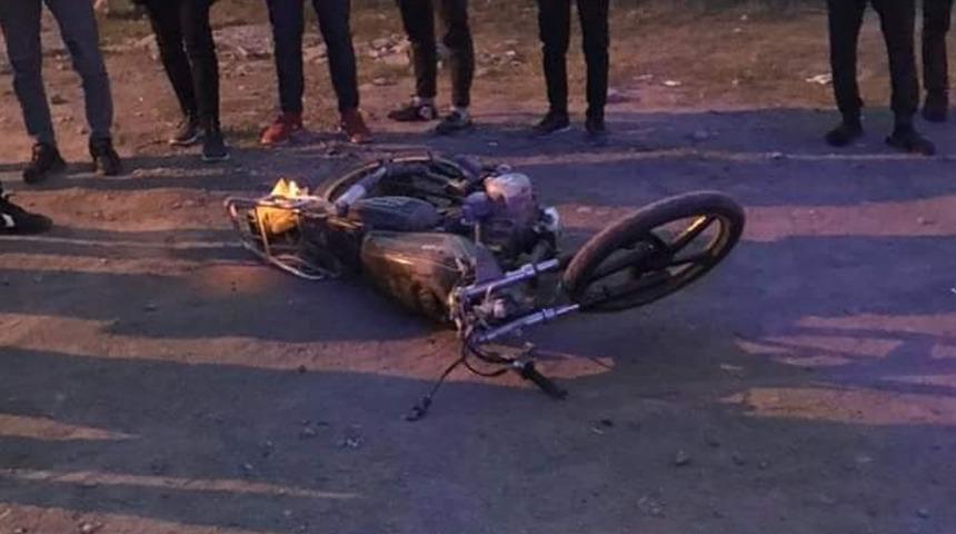 Motosiklet yayaya çarptı: 2 yaralı