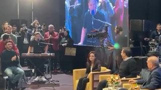 Cumhurbaşkanı Erdoğan, Isabella şarkısıyla fenomen olan Fevzi Kaan Türker'i dinledi! O anlar sosyal medyada gündem oldu
